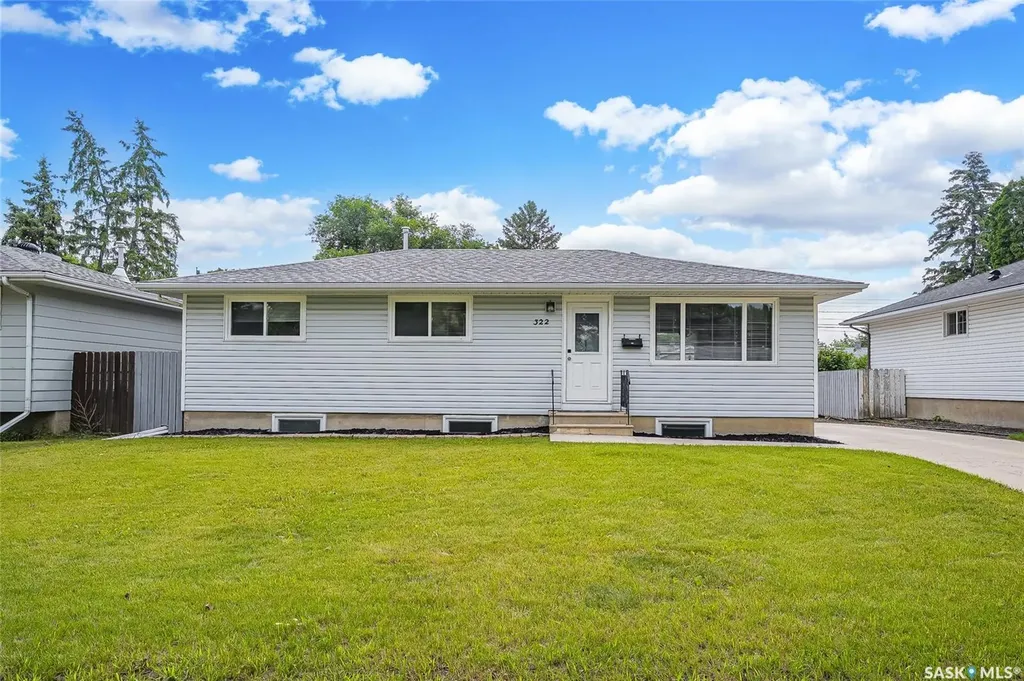 322 Witney Avenue N Saskatoon SK S7L 3M5