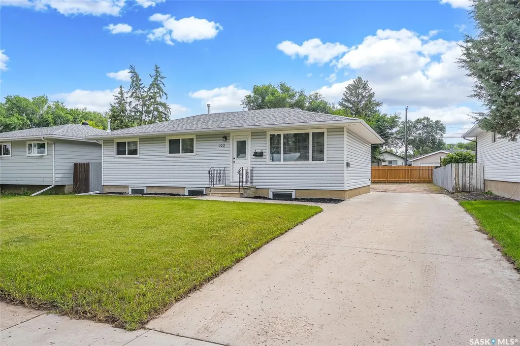 322 Witney Avenue N Saskatoon SK S7L 3M5