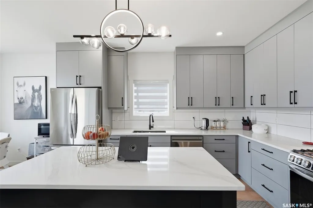 155 Schmeiser Lane Saskatoon SK S7V 1P1