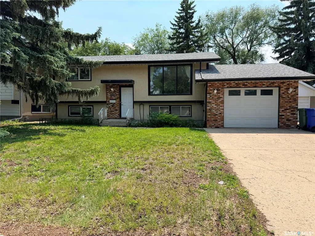 2221 Bedford Avenue E Regina SK S4N 0H1