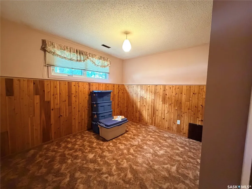 2221 Bedford Avenue E Regina SK S4N 0H1