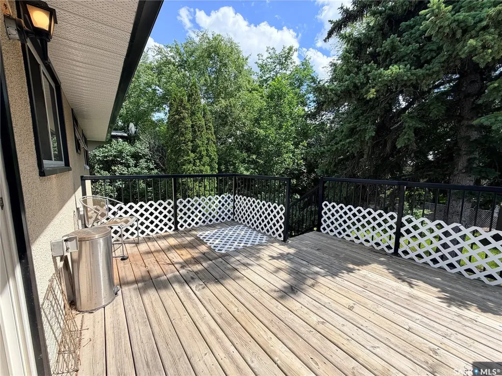 2221 Bedford Avenue E Regina SK S4N 0H1