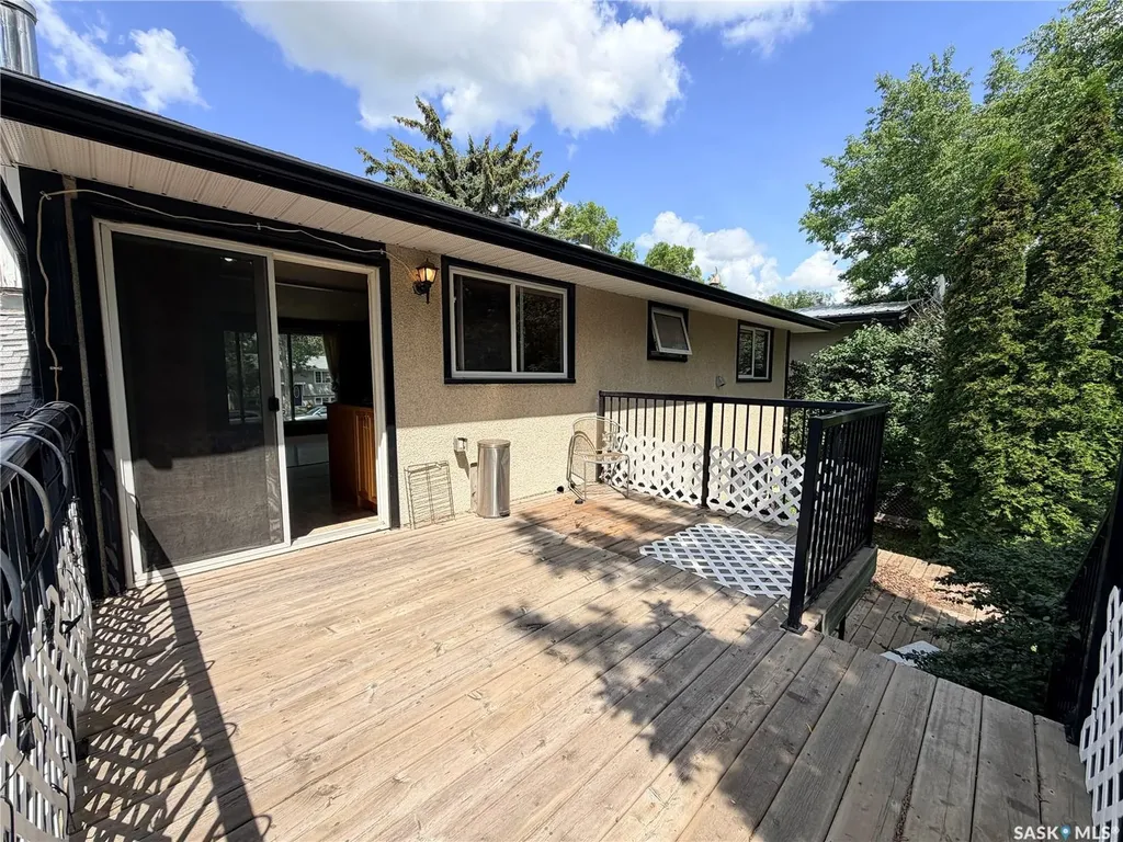 2221 Bedford Avenue E Regina SK S4N 0H1
