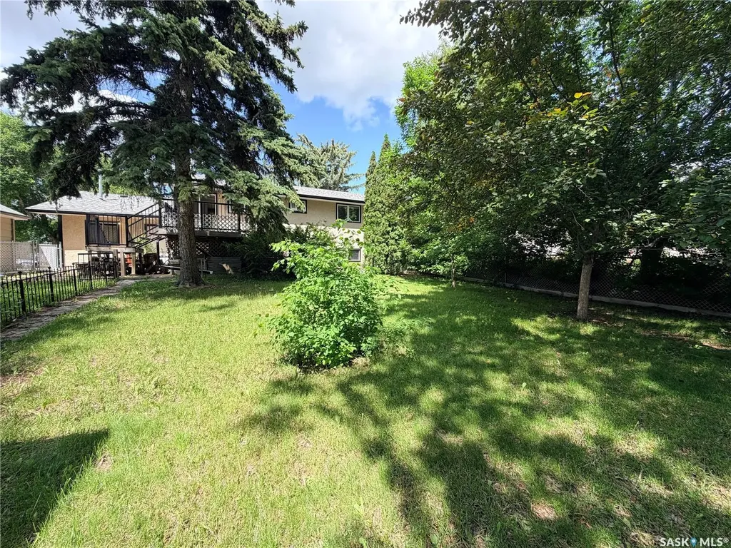 2221 Bedford Avenue E Regina SK S4N 0H1