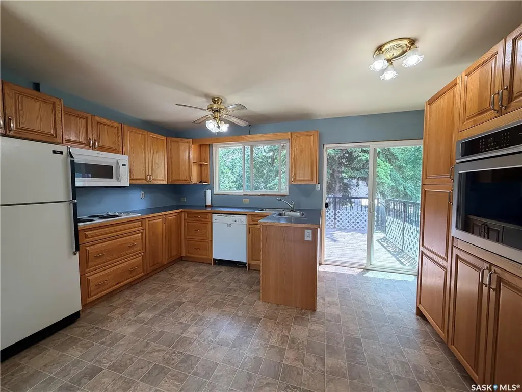 2221 Bedford Avenue E Regina SK S4N 0H1