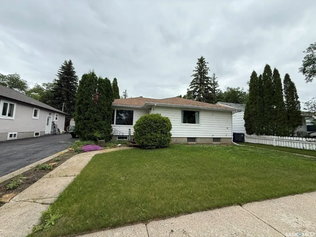 212 7th Avenue W Kindersley SK S0L 1S0