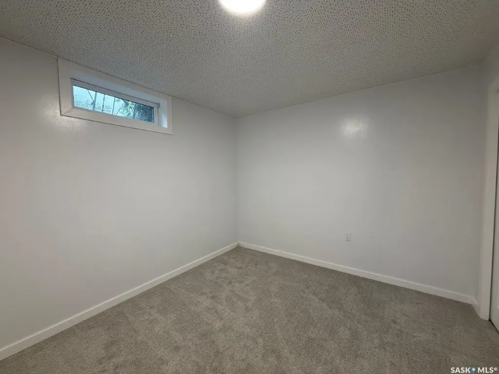 212 7th Avenue W Kindersley SK S0L 1S0