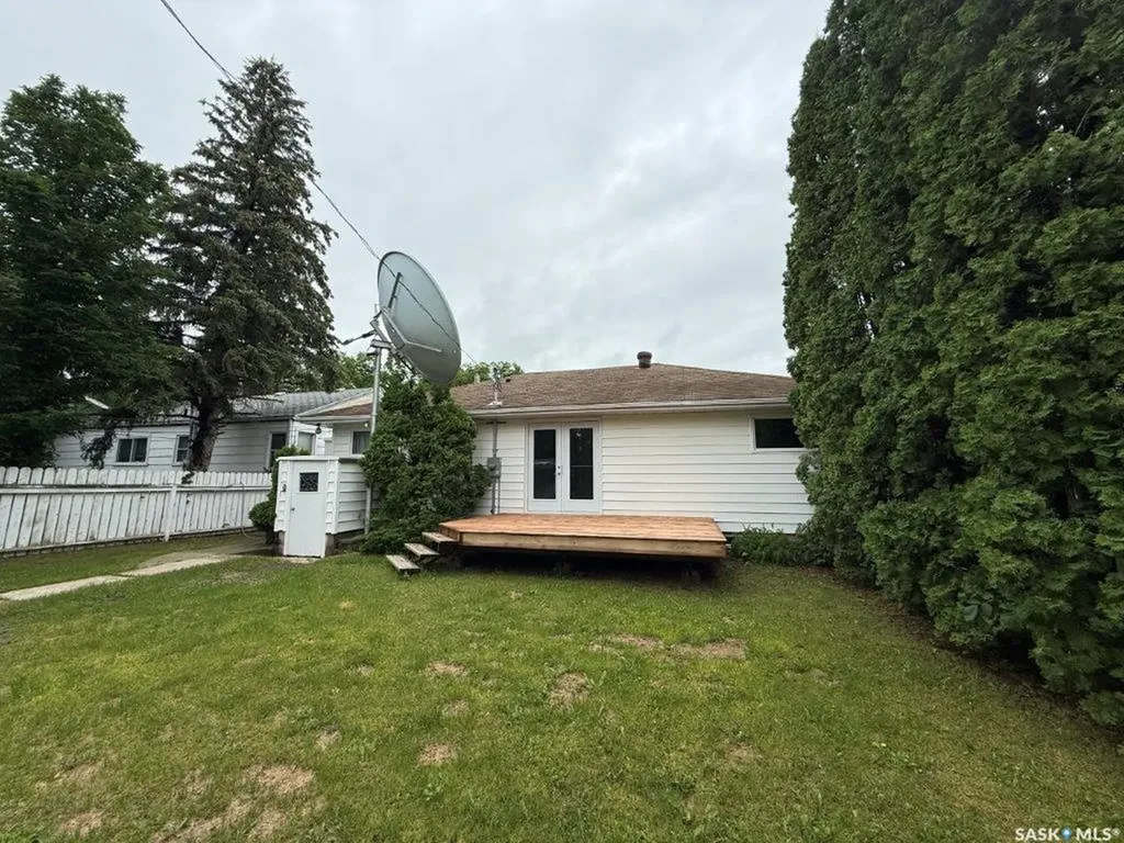 212 7th Avenue W Kindersley SK S0L 1S0