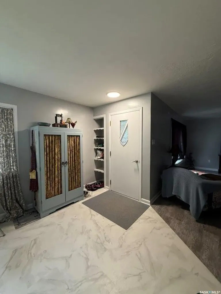 212 7th Avenue W Kindersley SK S0L 1S0