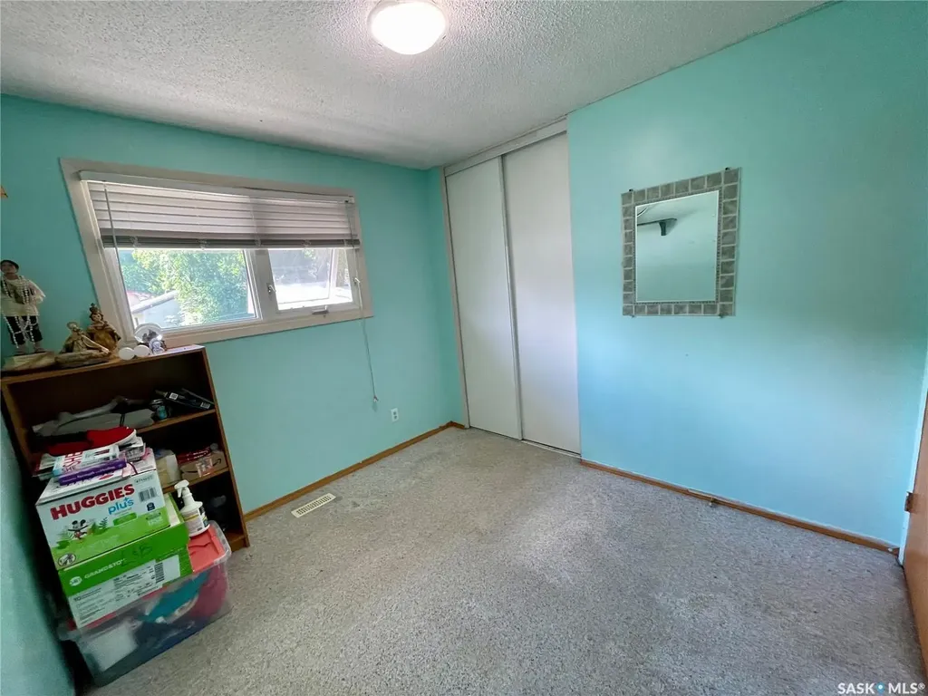 142 Cannon Street Regina SK S4N 4E3