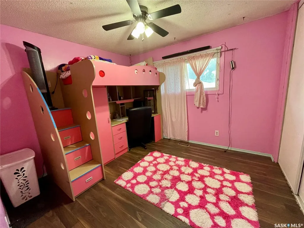 142 Cannon Street Regina SK S4N 4E3