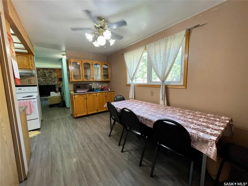 142 Cannon Street Regina SK S4N 4E3