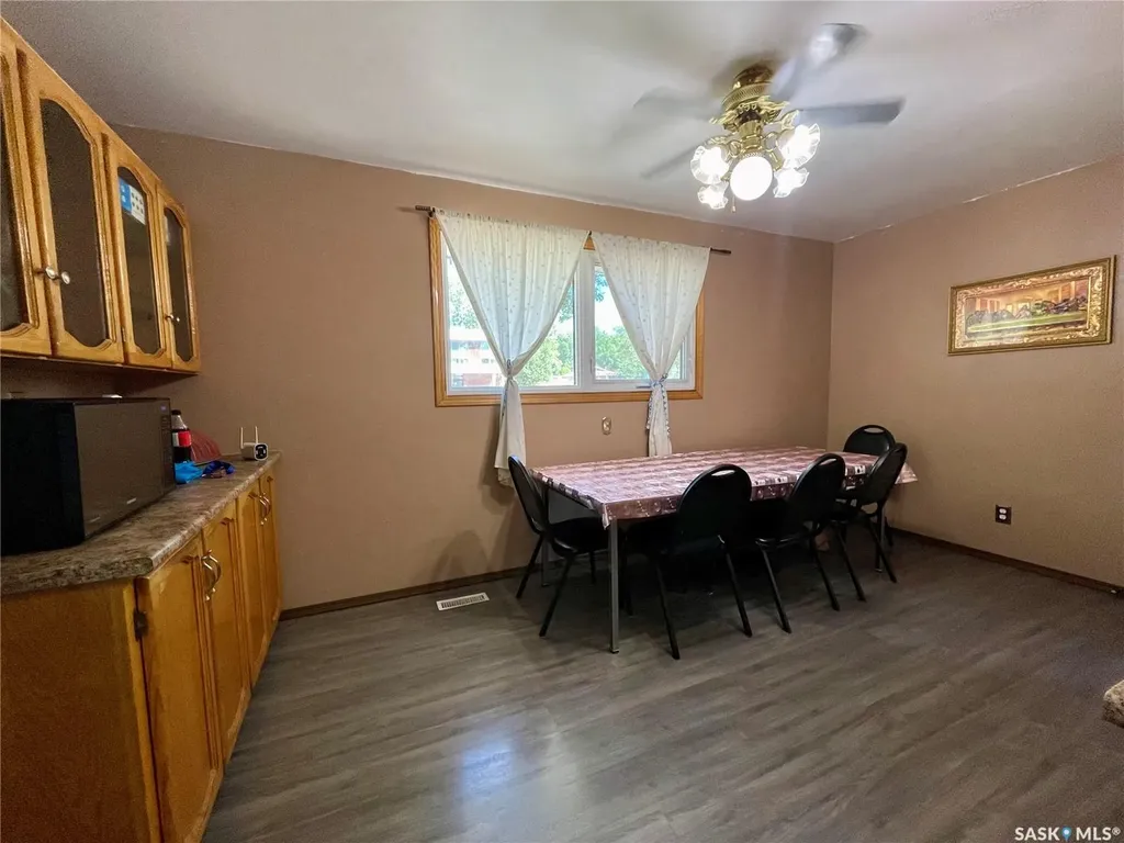 142 Cannon Street Regina SK S4N 4E3