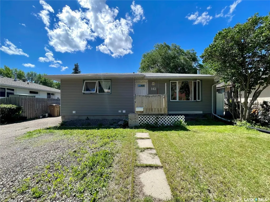 142 Cannon Street Regina SK S4N 4E3