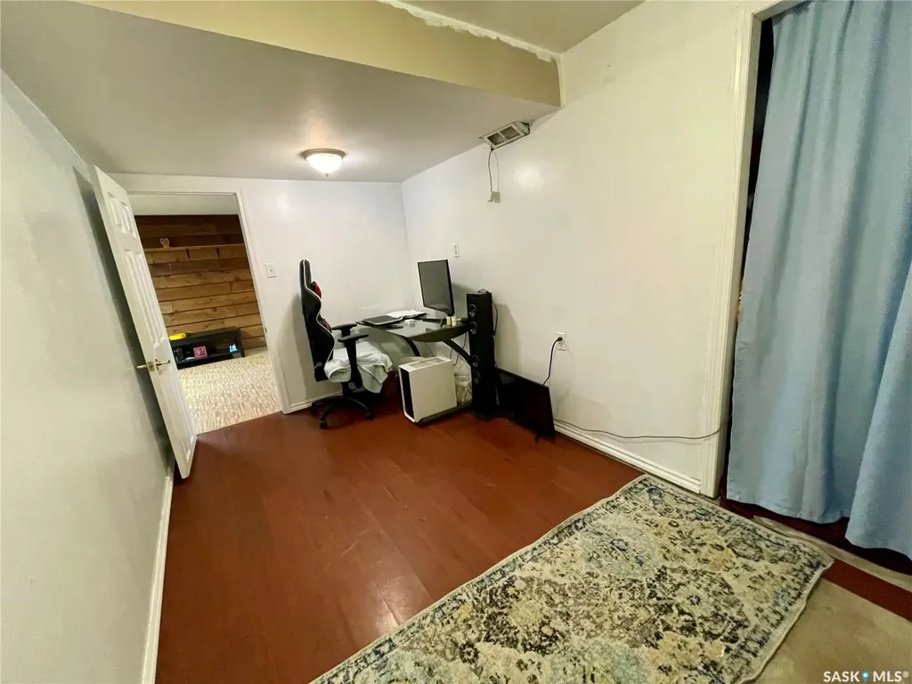 142 Cannon Street Regina SK S4N 4E3