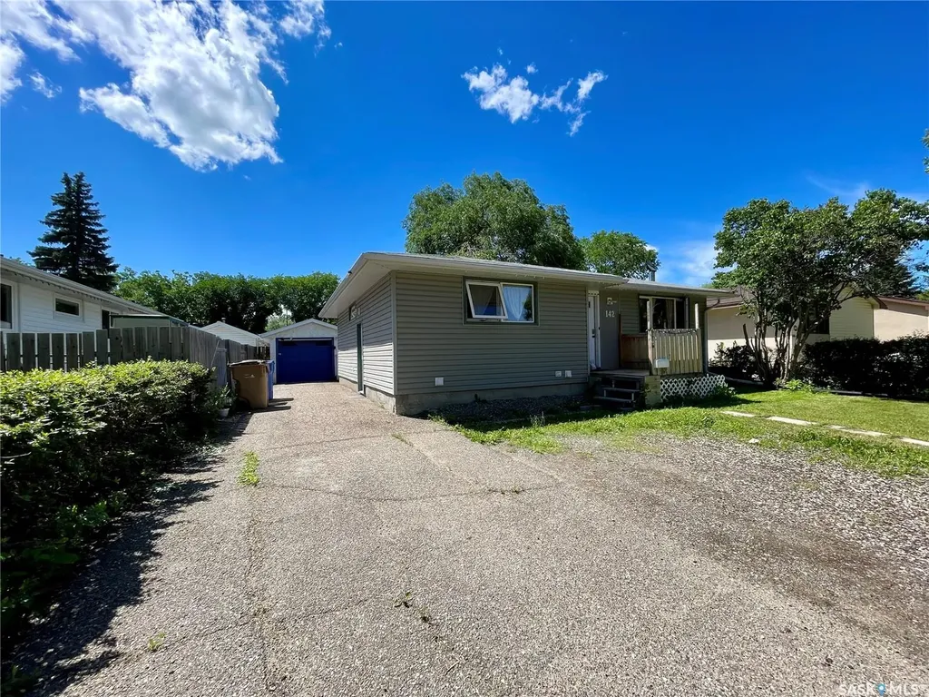 142 Cannon Street Regina SK S4N 4E3