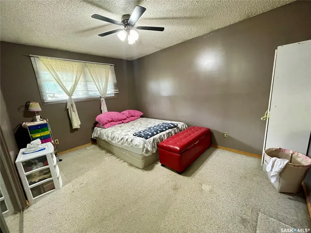 142 Cannon Street Regina SK S4N 4E3