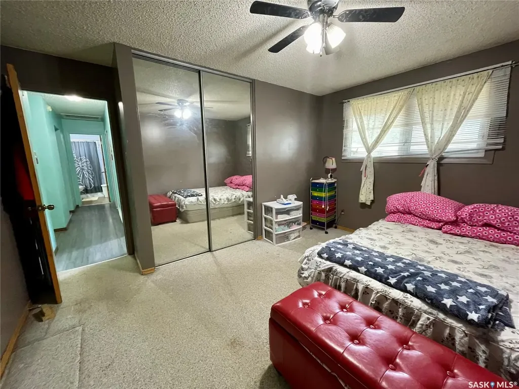 142 Cannon Street Regina SK S4N 4E3
