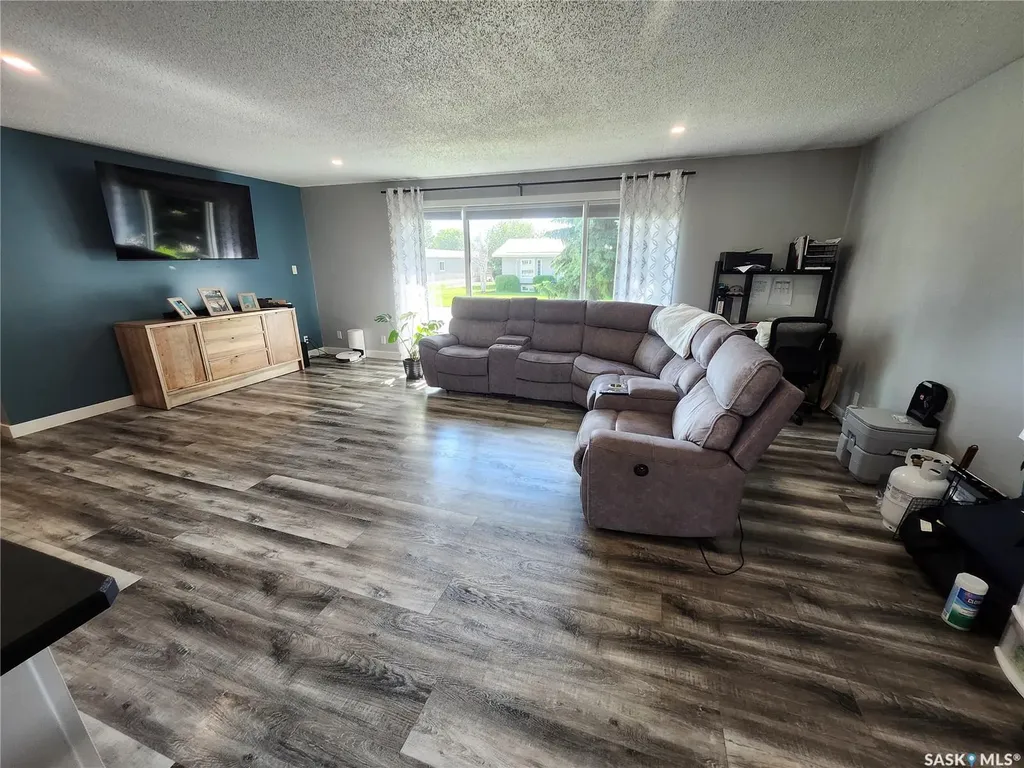 407 5th Street W Wilkie SK S0K 4W0