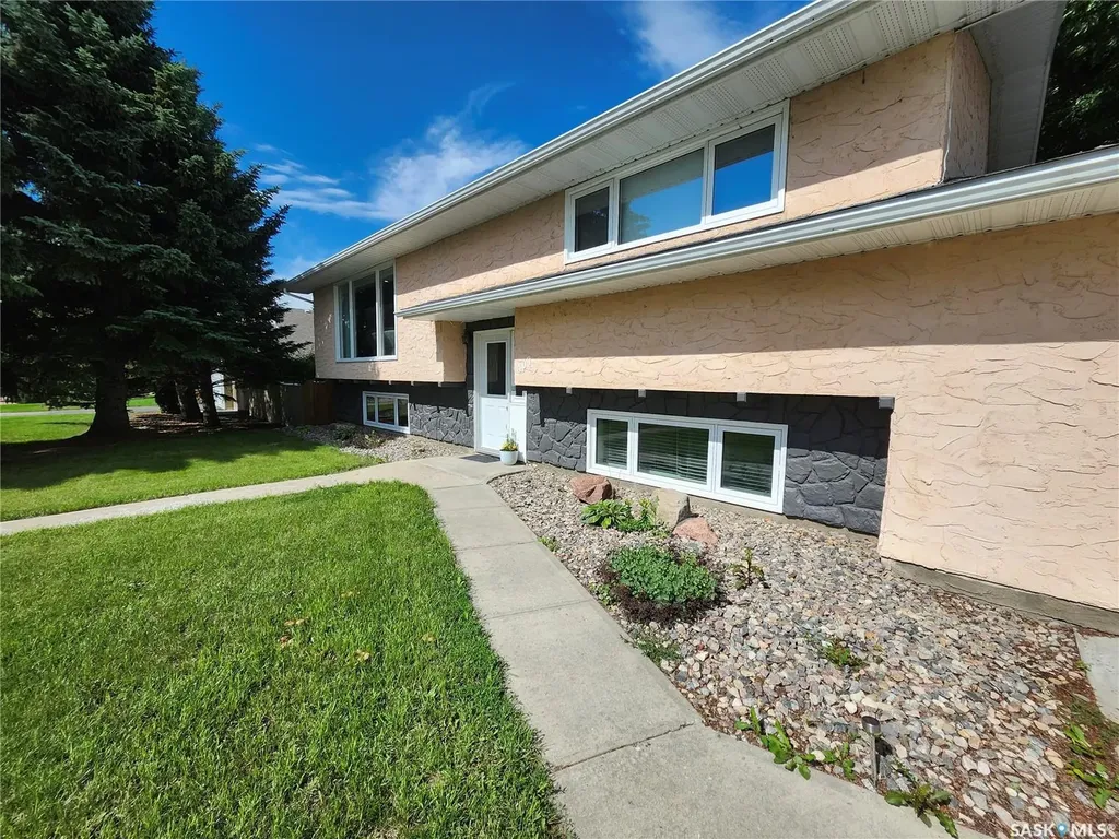 407 5th Street W Wilkie SK S0K 4W0