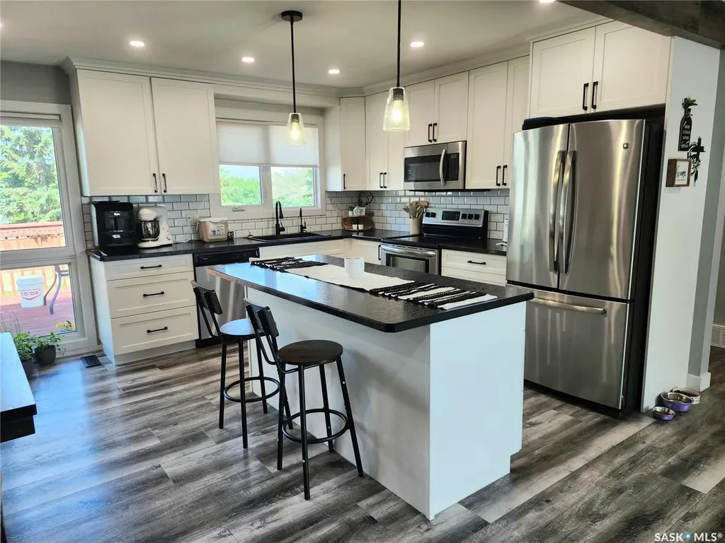 407 5th Street W Wilkie SK S0K 4W0