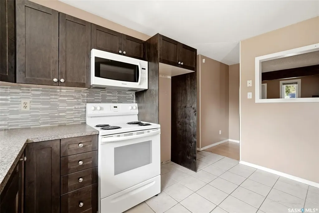 6 Osborne Crescent Regina SK S4R 5J1