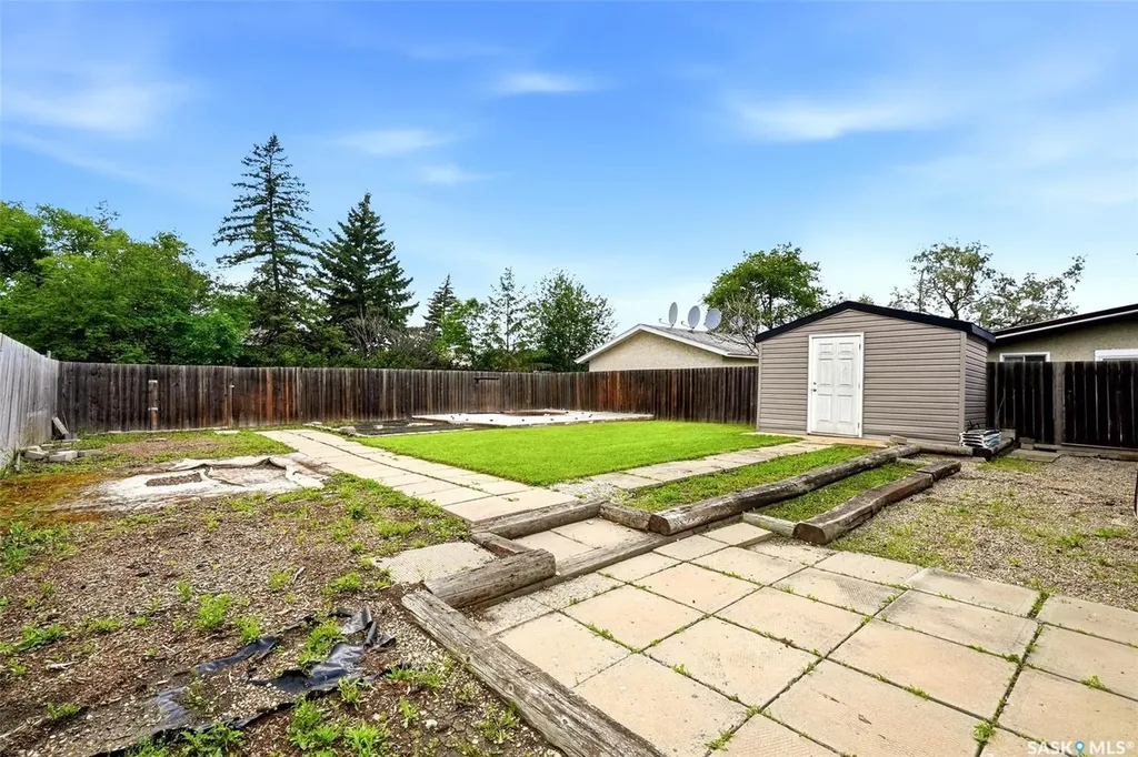 6 Osborne Crescent Regina SK S4R 5J1