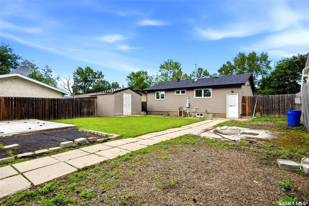 6 Osborne Crescent Regina SK S4R 5J1