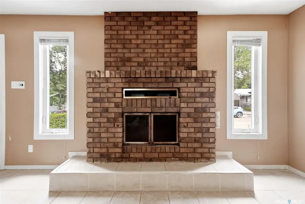 6 Osborne Crescent Regina SK S4R 5J1