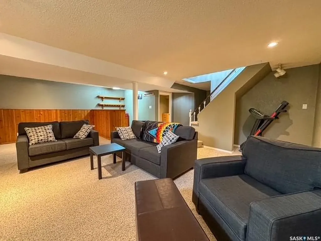 437 Russell Crescent Swift Current SK S9H 4S6