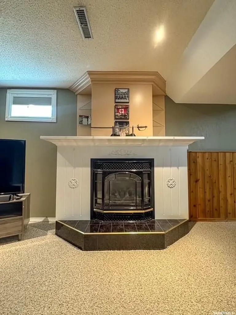 437 Russell Crescent Swift Current SK S9H 4S6