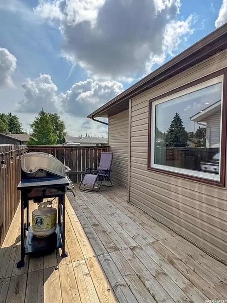 437 Russell Crescent Swift Current SK S9H 4S6
