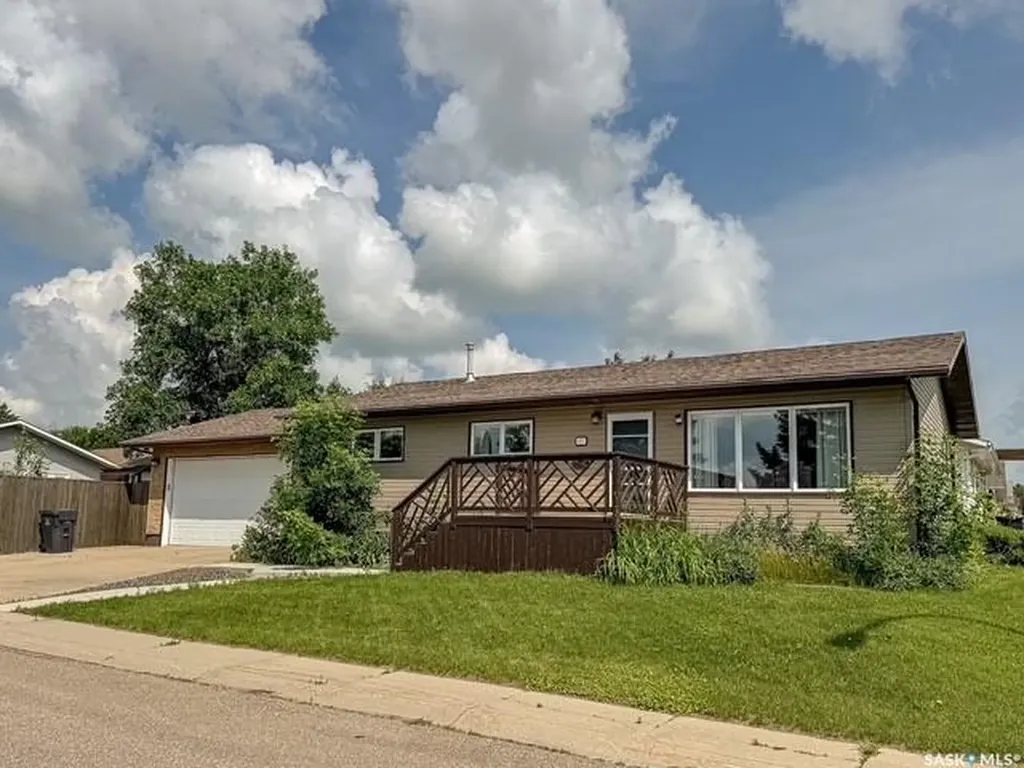 437 Russell Crescent Swift Current SK S9H 4S6