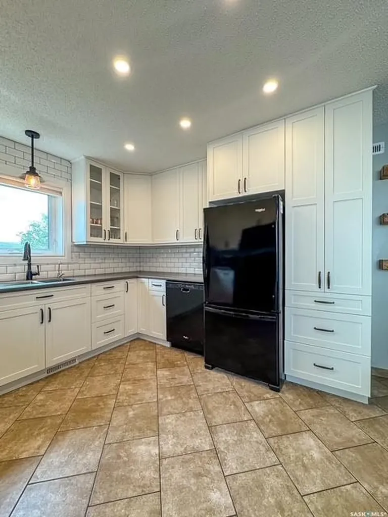 437 Russell Crescent Swift Current SK S9H 4S6