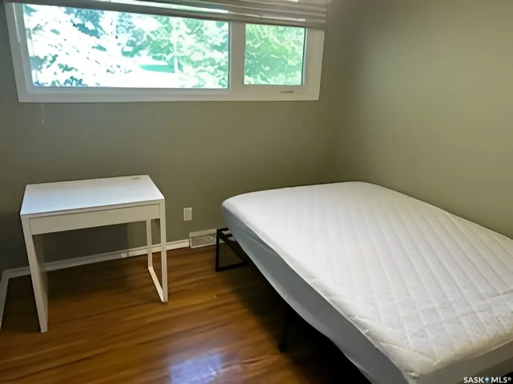 2104 Preston Avenue S Saskatoon SK S7J 2E8