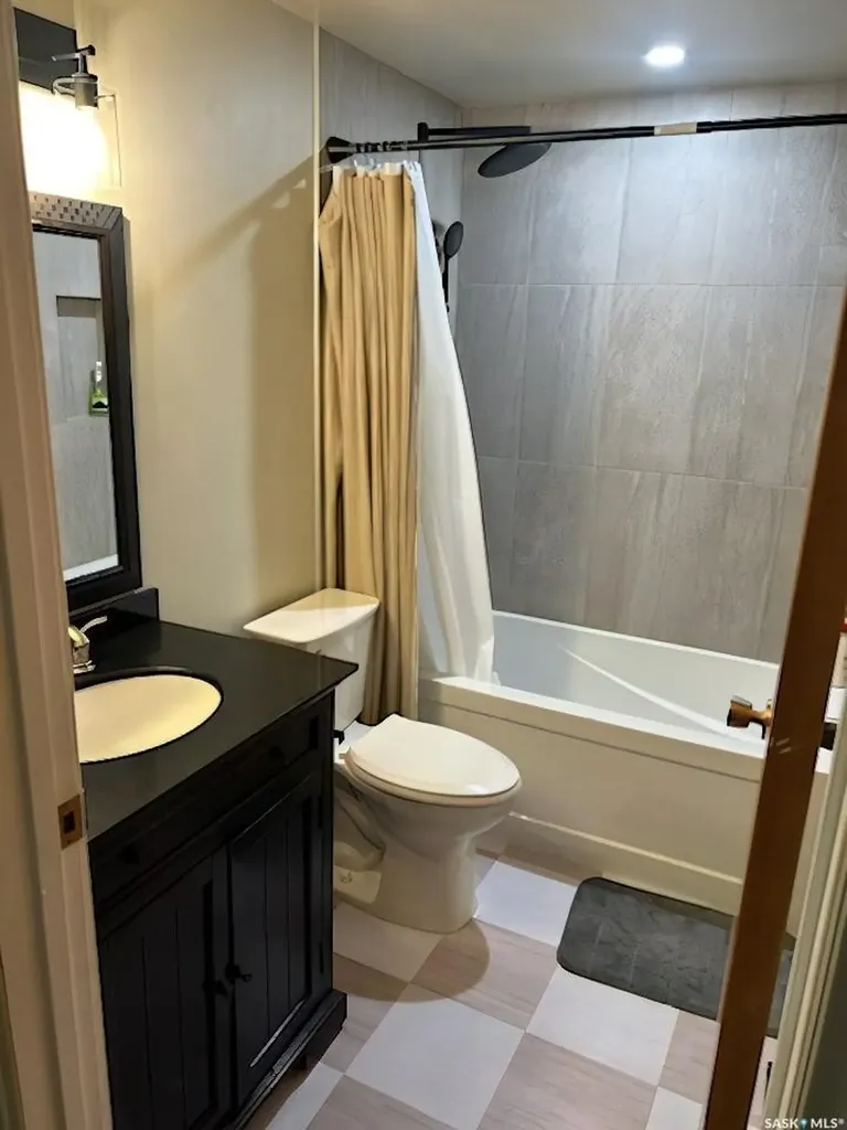 2104 Preston Avenue S Saskatoon SK S7J 2E8