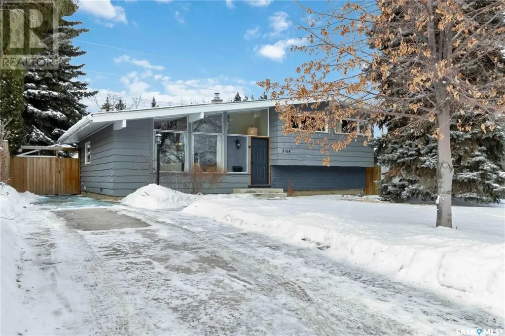2104 Preston Avenue S Saskatoon SK S7J 2E8