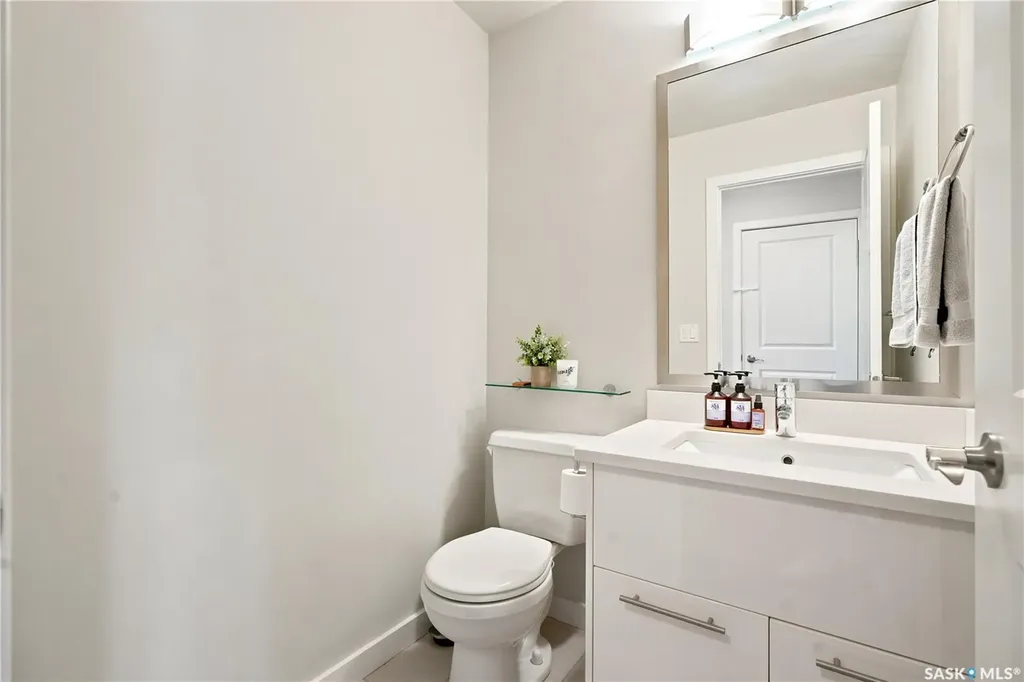 410 Ledingham Way Saskatoon SK S7V 0C4