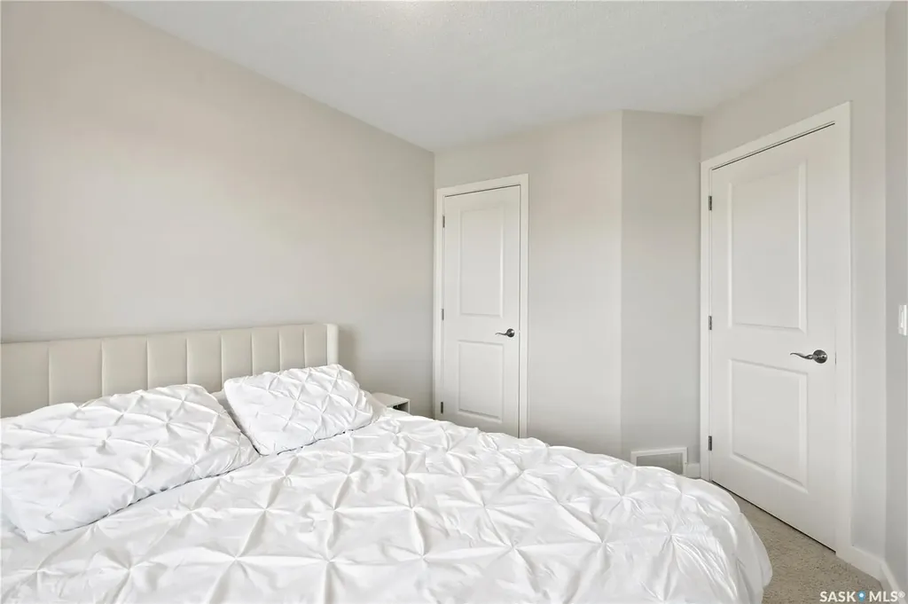 410 Ledingham Way Saskatoon SK S7V 0C4