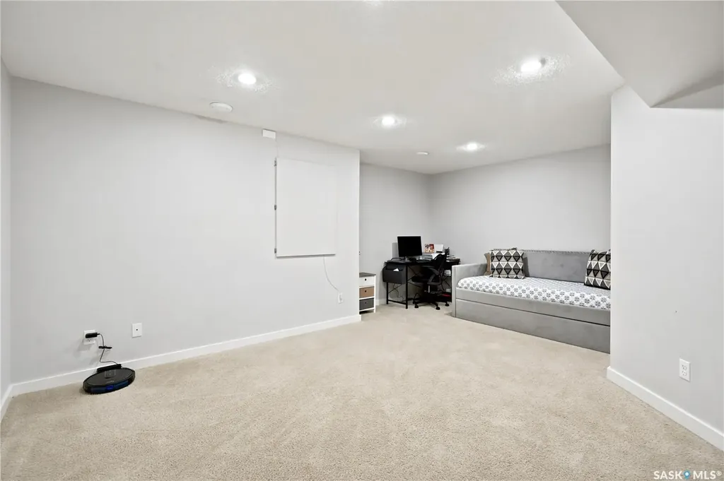 410 Ledingham Way Saskatoon SK S7V 0C4