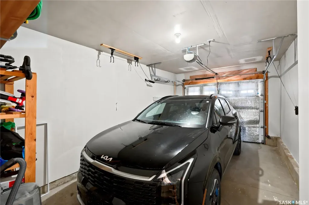410 Ledingham Way Saskatoon SK S7V 0C4