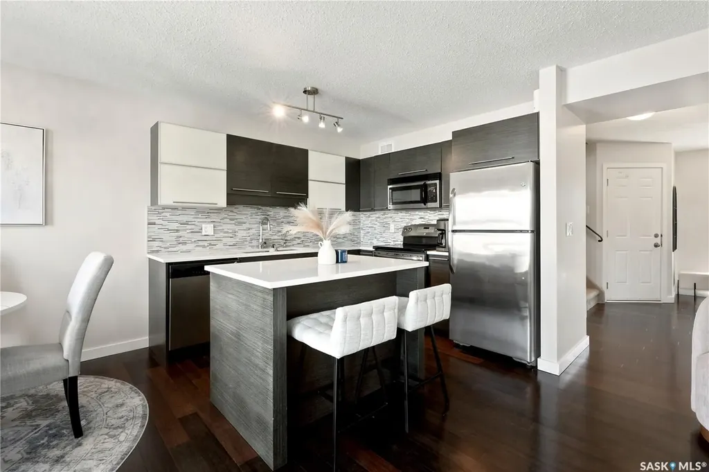 410 Ledingham Way Saskatoon SK S7V 0C4