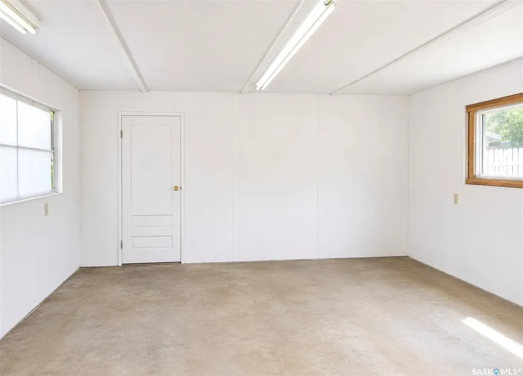 605 5th Avenue W Assiniboia SK S0H 0B0