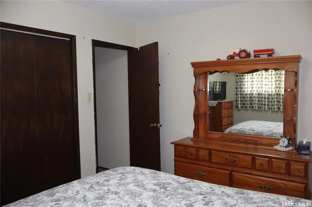 605 5th Avenue W Assiniboia SK S0H 0B0