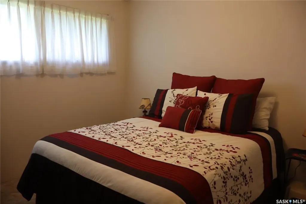 605 5th Avenue W Assiniboia SK S0H 0B0