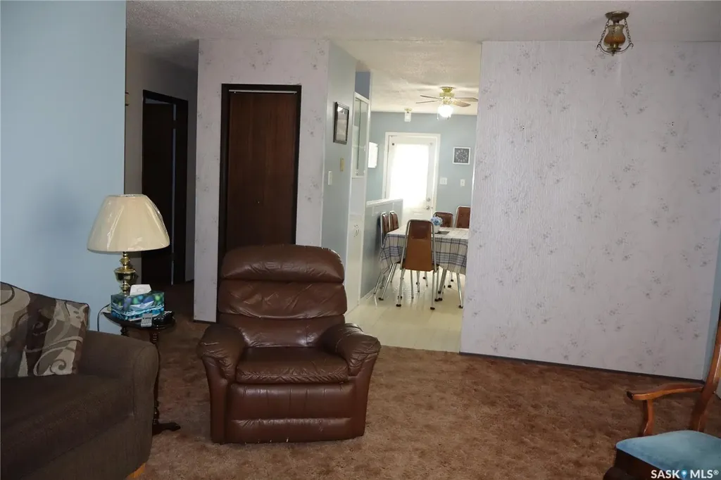 605 5th Avenue W Assiniboia SK S0H 0B0