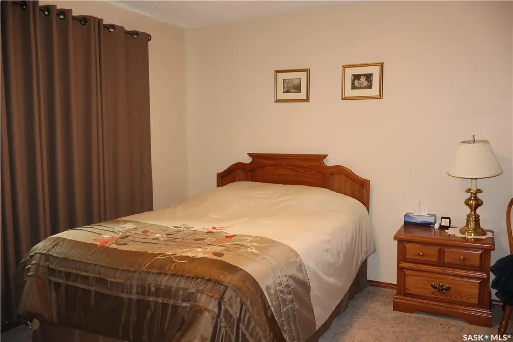 407 7th Avenue E Assiniboia SK S0H 0B0