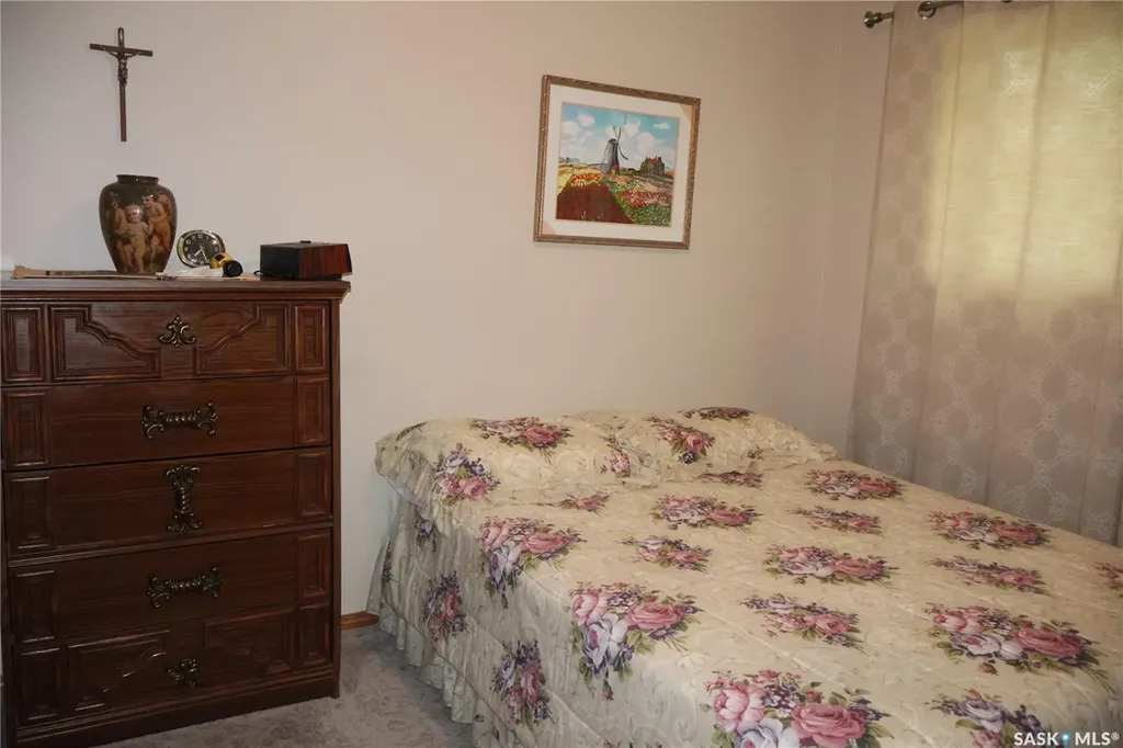407 7th Avenue E Assiniboia SK S0H 0B0