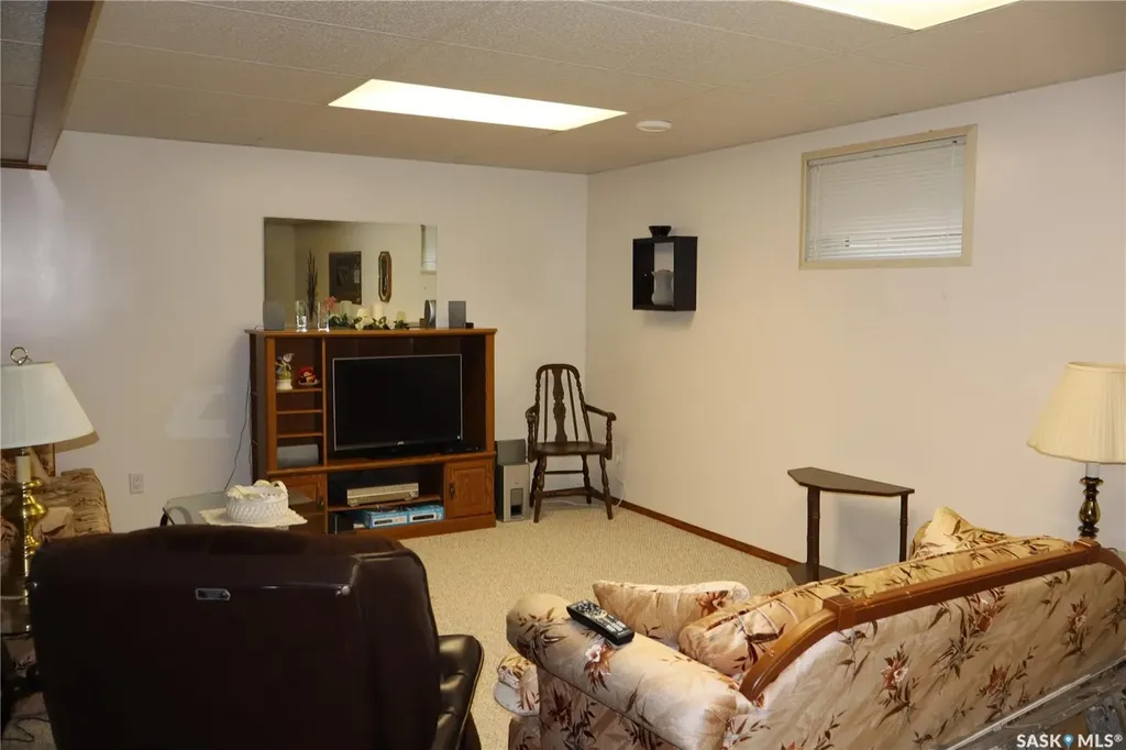 407 7th Avenue E Assiniboia SK S0H 0B0