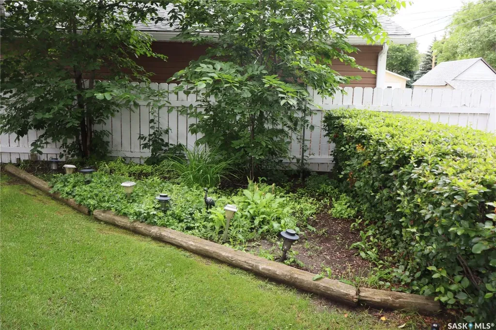 407 7th Avenue E Assiniboia SK S0H 0B0